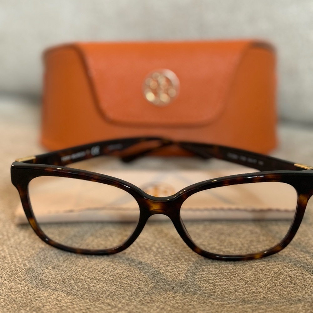 Tory Burch Brown Cat-Eye Glasses with Orange Case